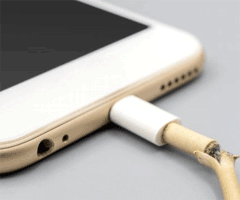 Por que não carregar o celular com cabo falso
